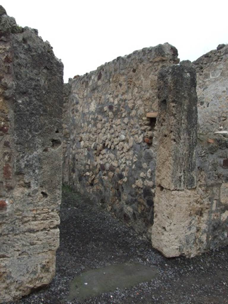 VI.6.1 Pompeii. December 2007. Doorway to room 13 on west side of the peristyle.