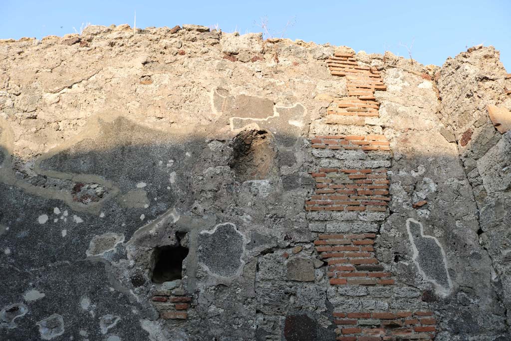 VI.7.5 Pompeii. December 2018. Looking towards upper east wall. Photo courtesy of Aude Durand.