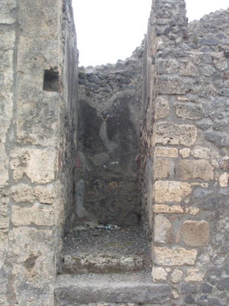 VI.7.24 Pompeii. May 2005. Doorway leading to steps to upper floor.