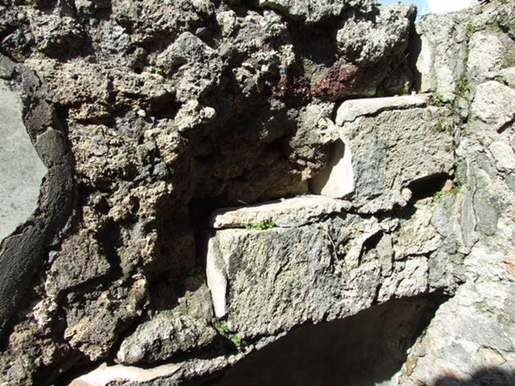 VI.8.21 Pompeii. March 2009. North wall, above recess under stairs in room on north side of vestibule.  