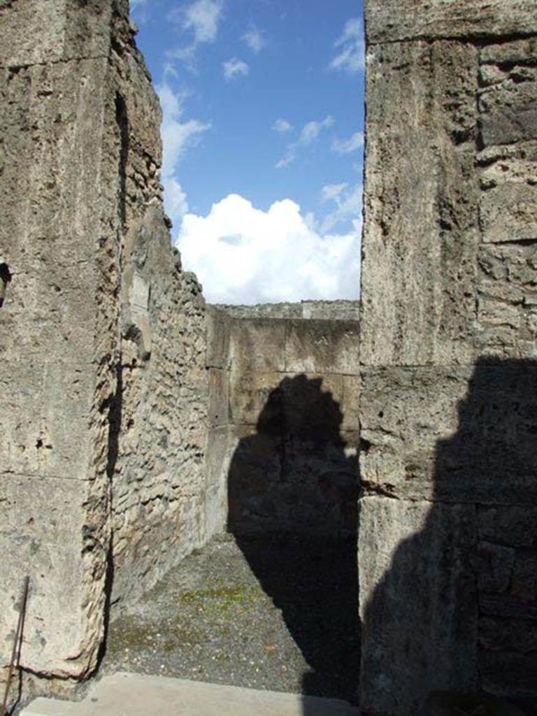 VI.8.22 Pompeii. March 2009. Doorway to room 2, on south side of entrance. Looking east.