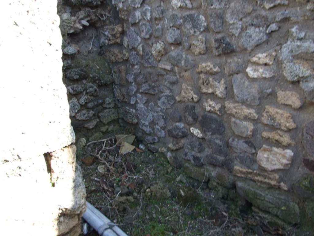 VI.8.22 Pompeii.  March 2009.  Room 5.  Area on south side of stairs.  Looking east.