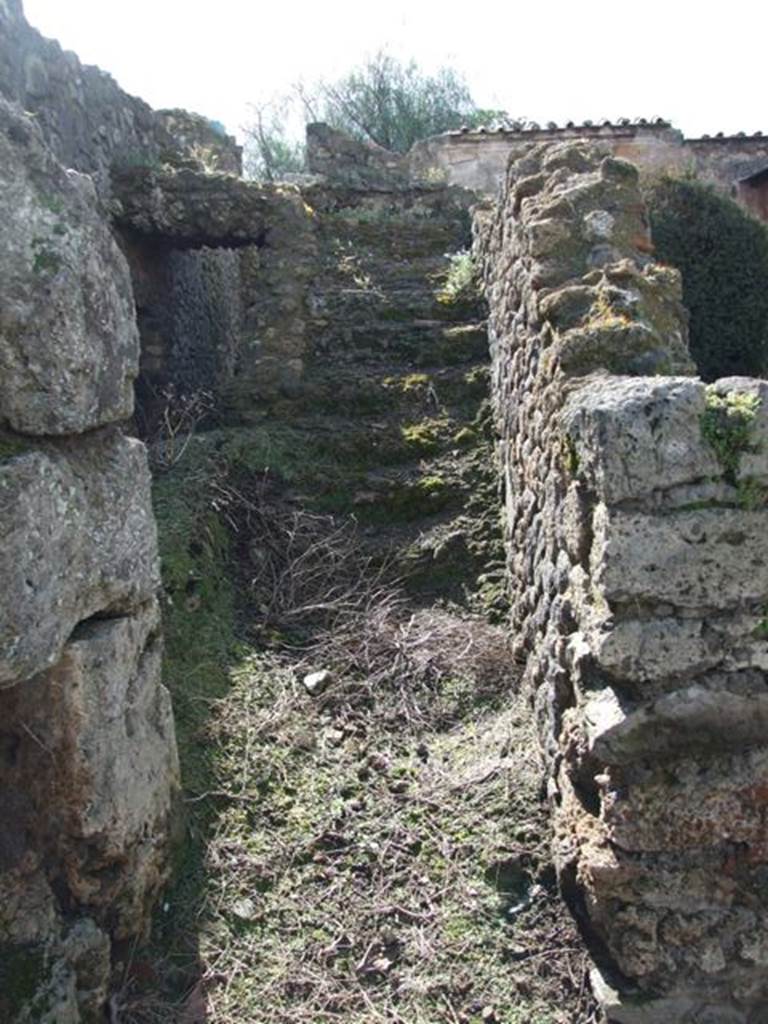 VI.8.22 Pompeii. March 2009. Room 4, looking west to stairs to upper floor, before restoration.