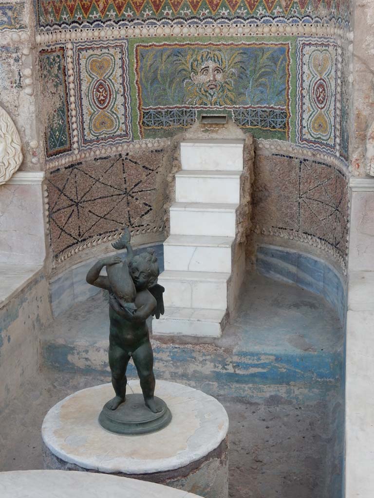 VI.8.22 Pompeii, June 2019. Looking west to large fountain, with statuette.
Photo courtesy of Buzz Ferebee.
