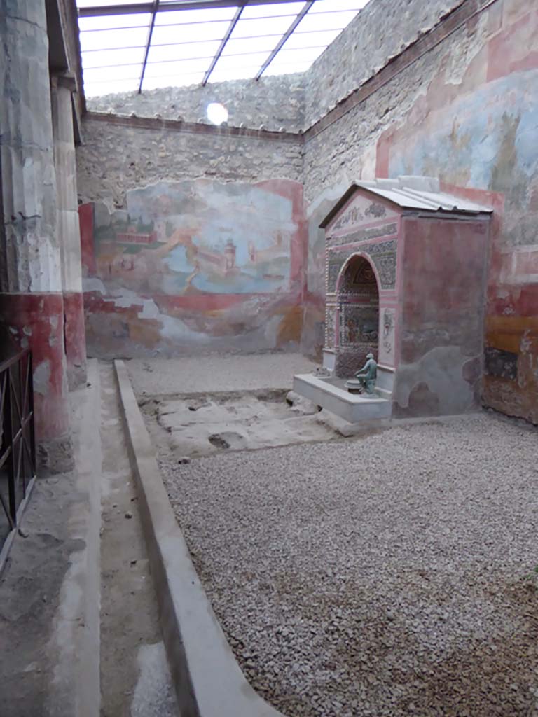 VI.8.23 Pompeii. January 2017. Looking south along gutter at east side of garden area. 
Foto Annette Haug, ERC Grant 681269 DÉCOR.
