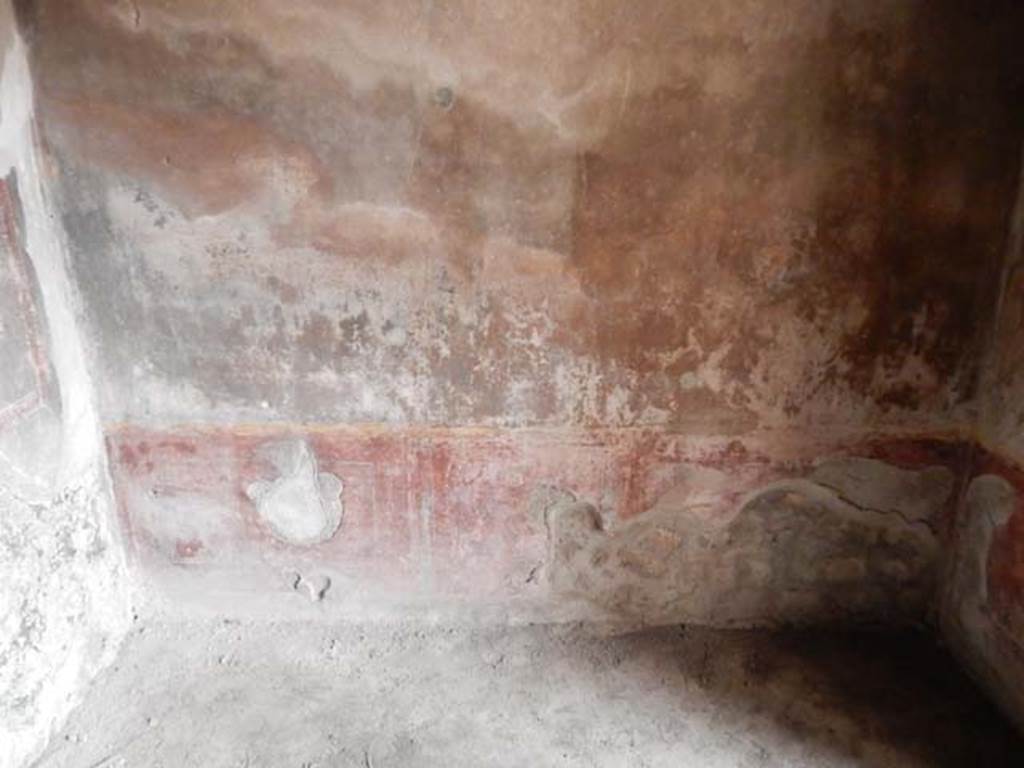 VI.8.23 Pompeii. May 2017. East wall of central room on north portico. Photo courtesy of Buzz Ferebee.