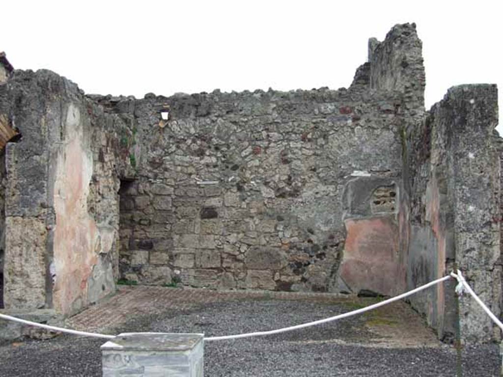 VI.9.2 Pompeii.  May 2010. Room 8, tablinum. Looking east from atrium.