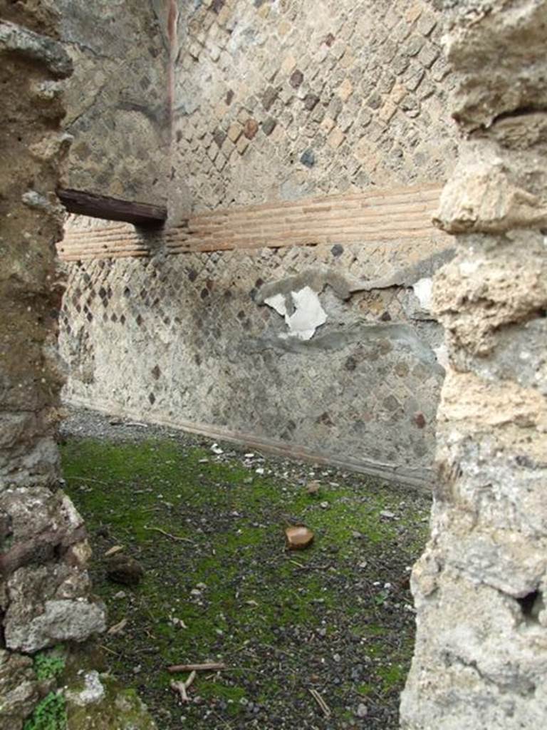 VI.9.7 Pompeii.  March 2009. Looking north from rustic room 1, into room 25 of VI.9.6 and doorway in north-west corner to room 24.