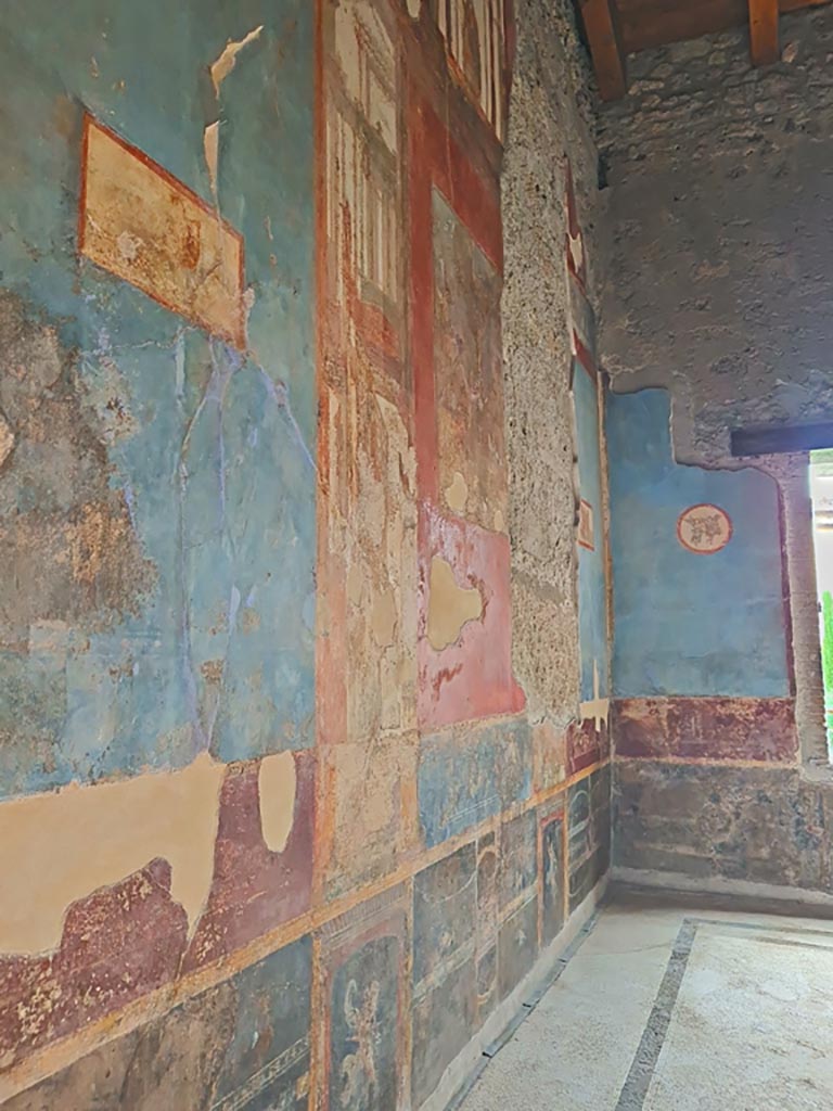 VI.9.6 Pompeii. November 2023. 
Room 8, looking east along north wall from doorway. Photo courtesy of Giuseppe Ciaramella.
