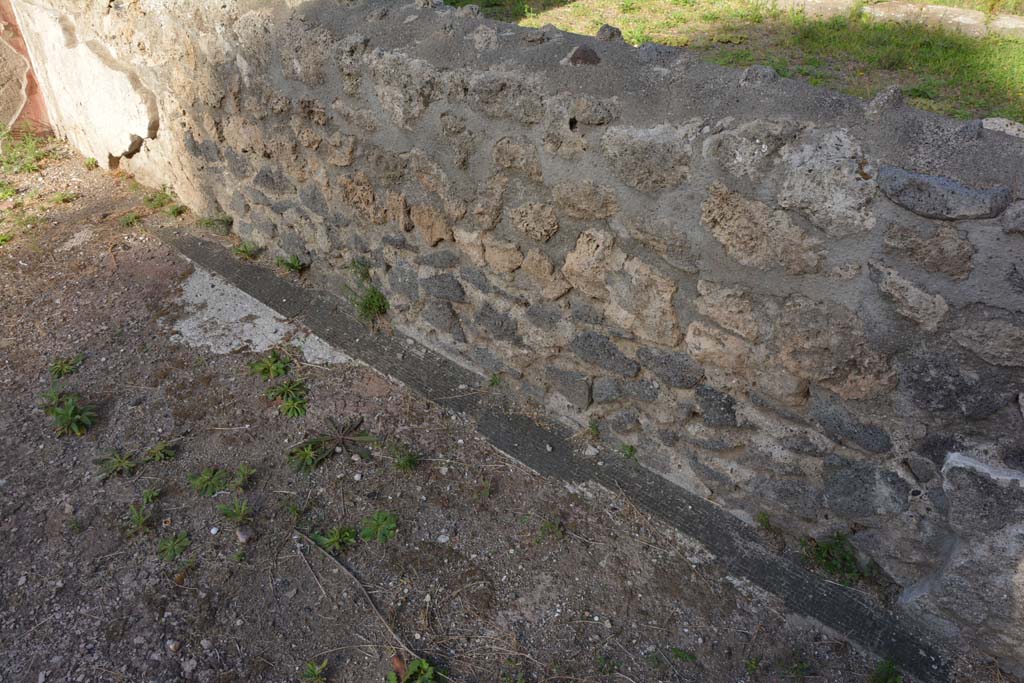 VI.11.10 Pompeii. October 2017. Room 35, traces of mosaic flooring near north wall.
Foto Annette Haug, ERC Grant 681269 DCOR
