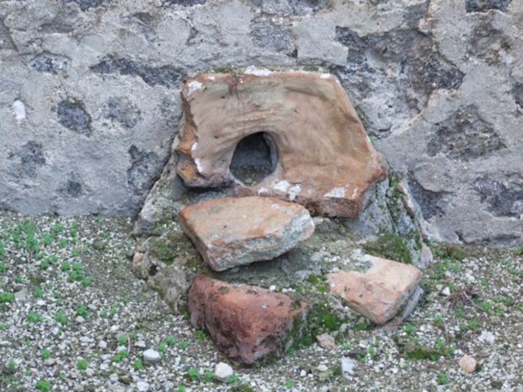 VI.11.10 Pompeii. December 2007. Room 26, terracotta feature.