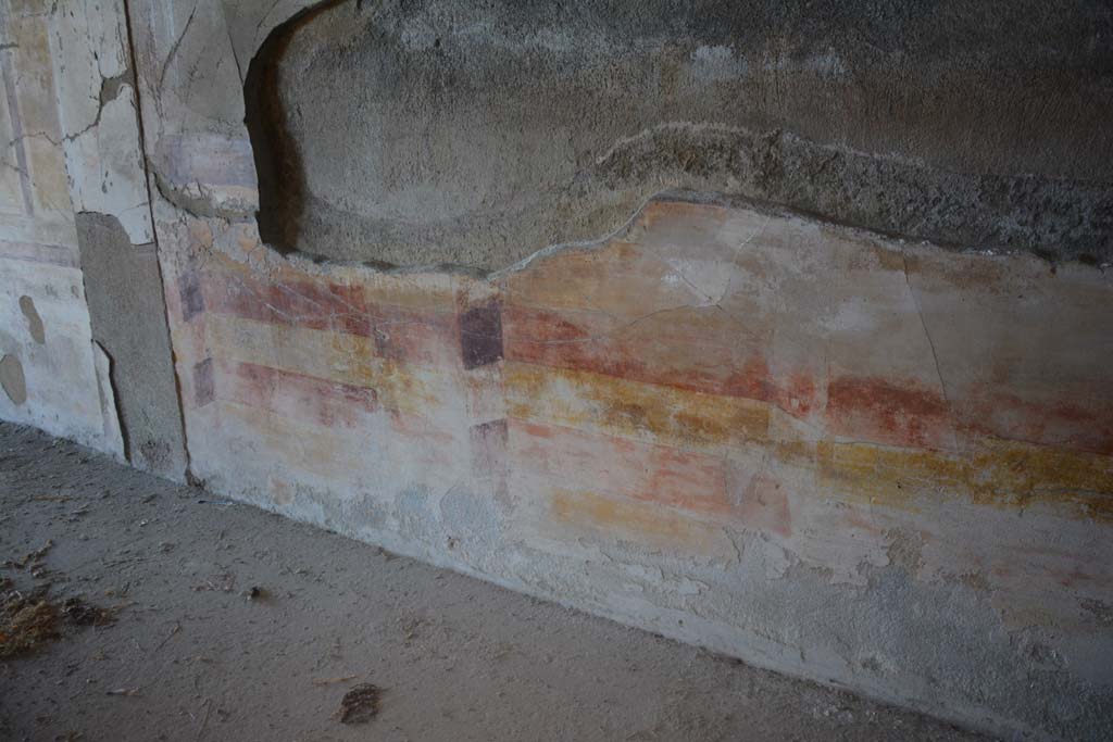 VI.11.10 Pompeii. December 2017. Room 39, lower west wall at north end.
Foto Annette Haug, ERC Grant 681269 DÉCOR
