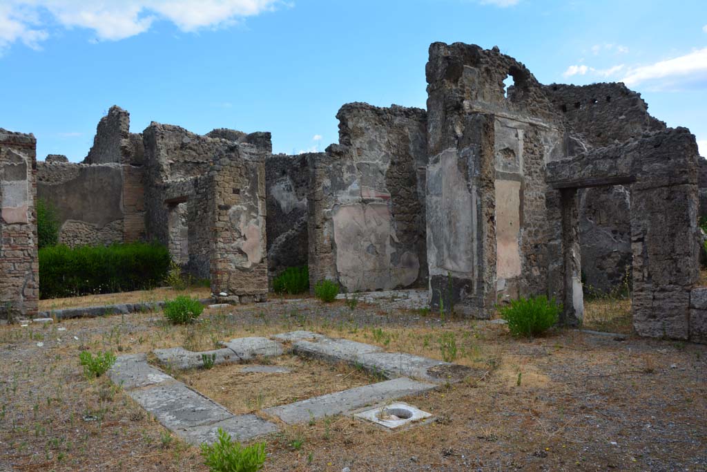 VI.14.12 Pompeii. July 2017. Looking north-east across atrium.
Foto Annette Haug, ERC Grant 681269 DÉCOR.
