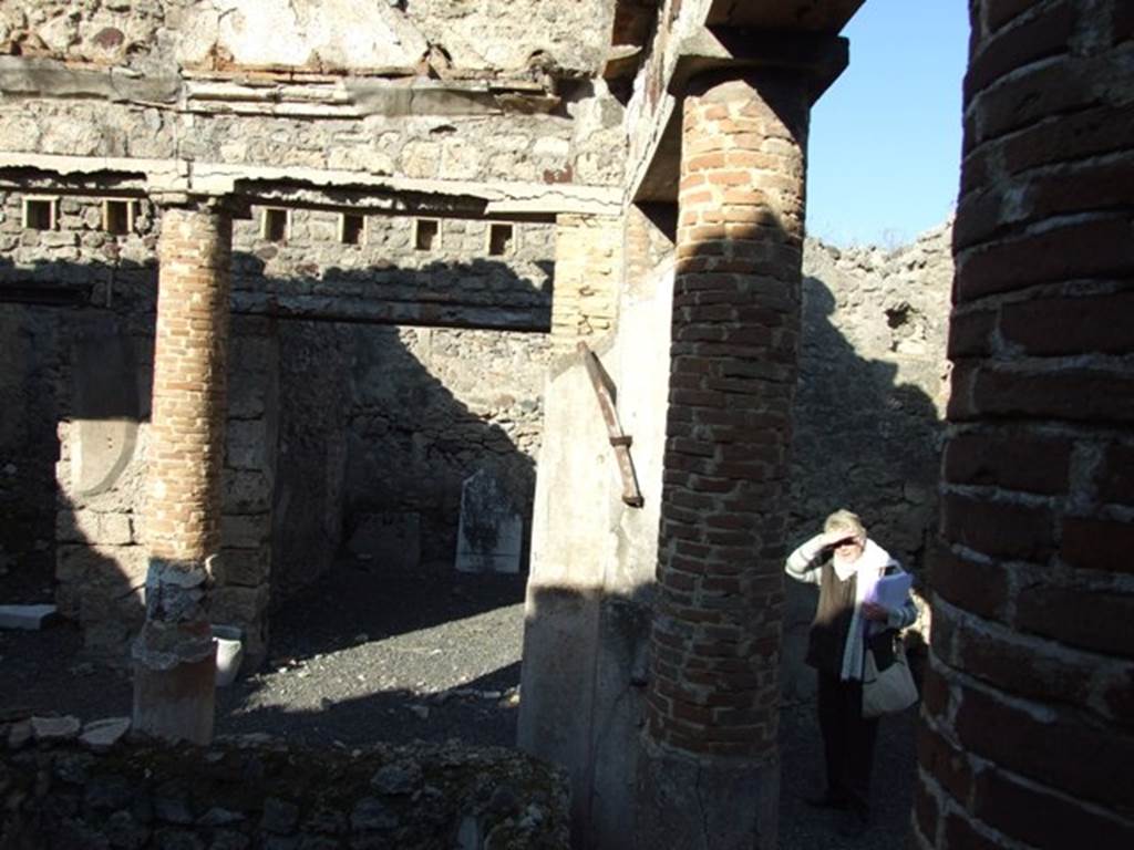 VI.14.22 Fullonica of Balbinus.  December 2007.  Room 12.  Looking north across rear of Tablinum to rooms 13 and 14.