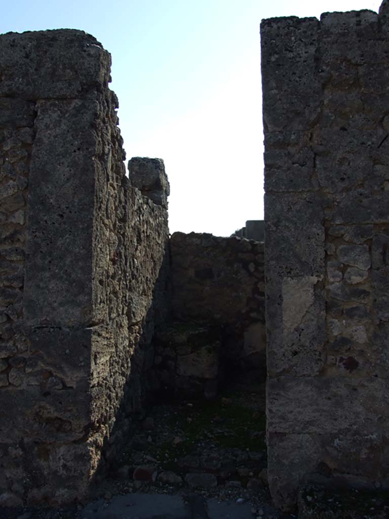 VI.14.43 Pompeii. December 2007. Doorway to room 10.