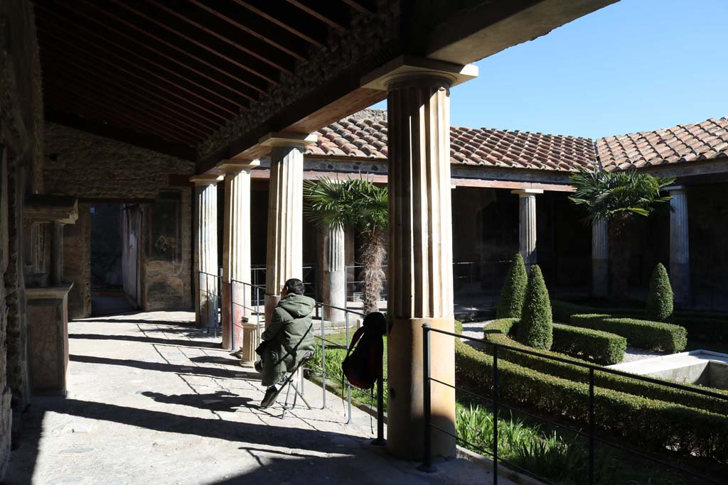 VI.16.7 Pompeii. December 2018. Looking east along north portico, towards doorway to atrium. Photo courtesy of Aude Durand.