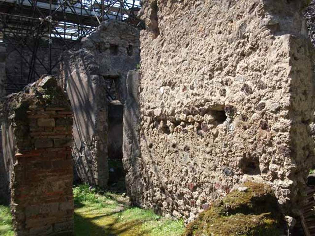 VI.16.7 Pompeii. May 2010. Looking west to corridor U, and doorway to room Y.