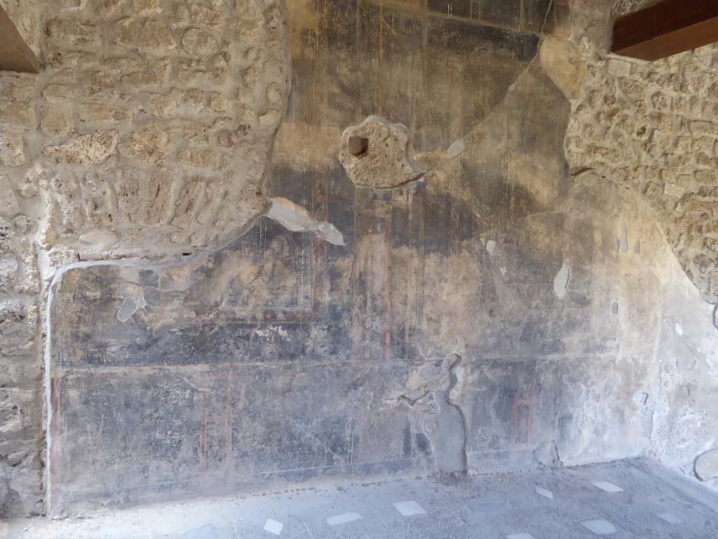 VI.16.7 Pompeii. September 2015. North portico in north-west corner, looking towards north wall. 
Foto Annette Haug, ERC Grant 681269 DCOR.
