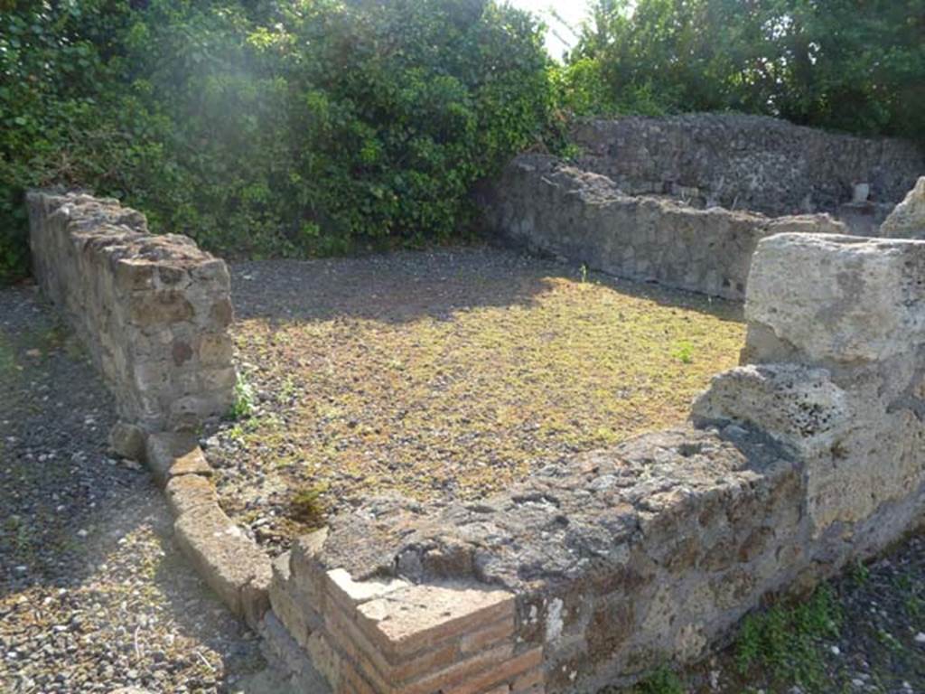 VI.17.4 Pompeii. May 2011. Looking north-west into third room on west side at rear of bar.