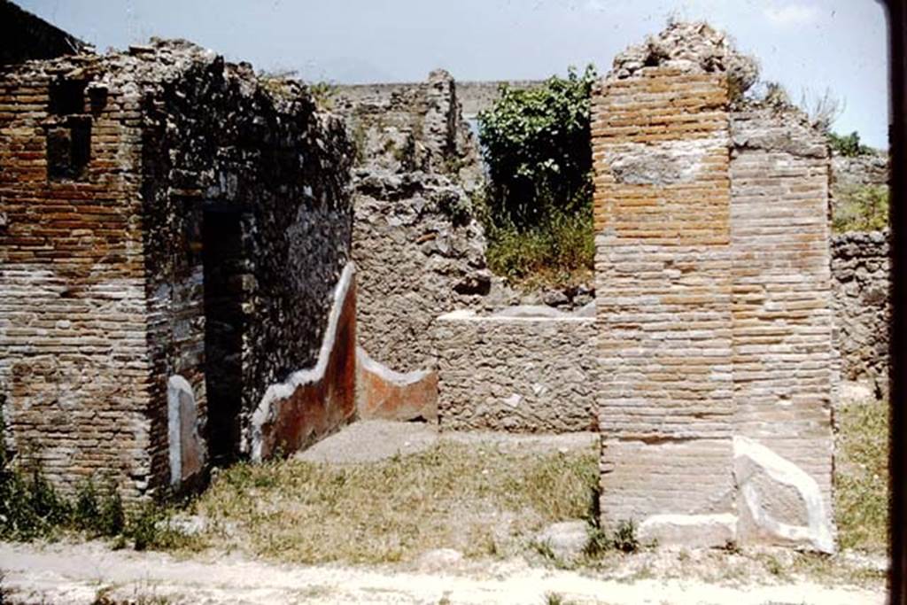 VII.4.27 Pompeii. 1961. Looking north. Photo by Stanley A. Jashemski.
Source: The Wilhelmina and Stanley A. Jashemski archive in the University of Maryland Library, Special Collections (See collection page) and made available under the Creative Commons Attribution-Non Commercial License v.4. See Licence and use details.
J61f0644
