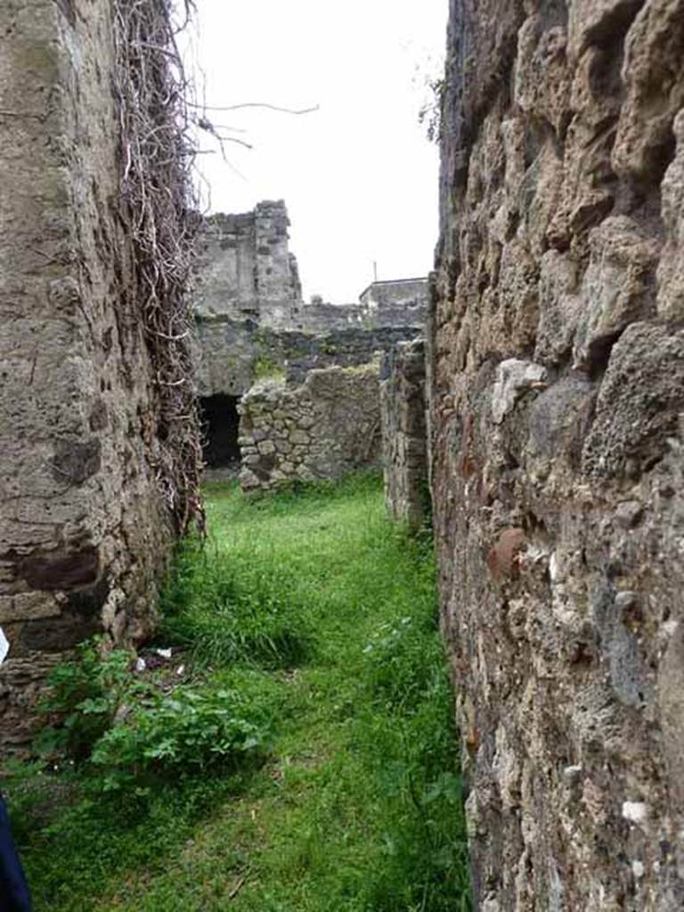 VII.4.39 Pompeii. May 2010. Corridor to rear room, looking south.