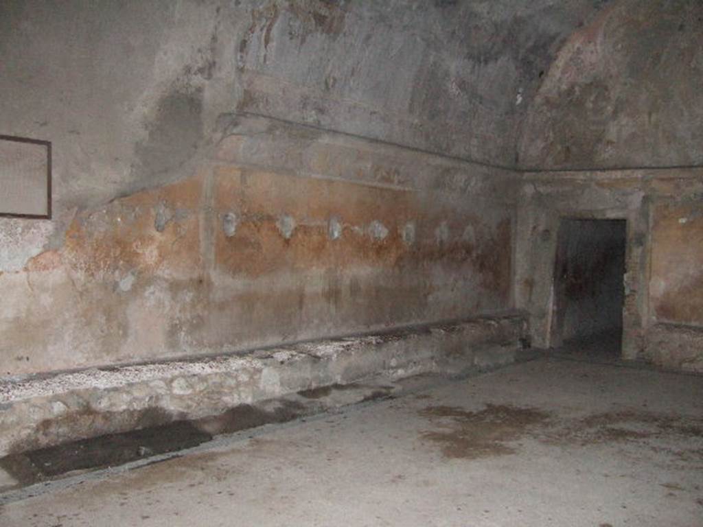 VII.5.24 Pompeii. December 2005. Changing room (14). east wall with stone bench (15) along base of wall.