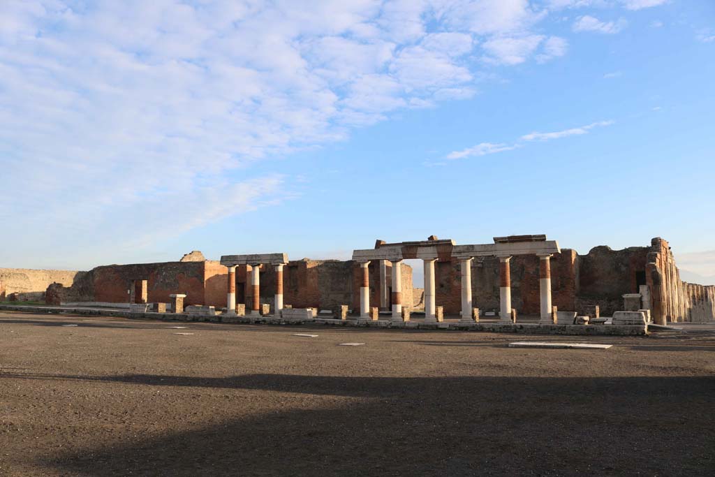 VII.8.00, Pompeii Forum. December 2018.
Looking towards east side, with portico of Eumachia’s building, at VII.9.1, centre right, and Via dell’Abbondanza, on right. 
Photo courtesy of Aude Durand. 

