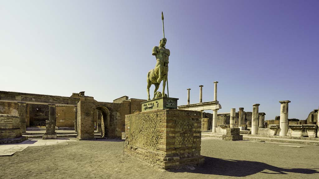 VII.8 Pompeii Forum. August 2021.Looking towards south side and south-west corner. Photo courtesy of Robert Hanson.