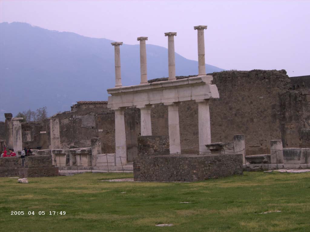 VII.8 Pompeii Forum. April 2005. Two-tier portico on west side, looking south-west. Photo courtesy of Klaus Heese.