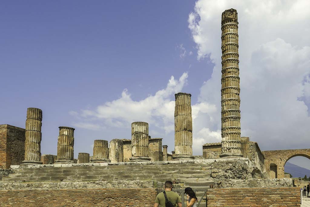 VII.8.1, Pompeii. August 2021. Looking north towards the east end of the Temple. Photo courtesy of Robert Hanson