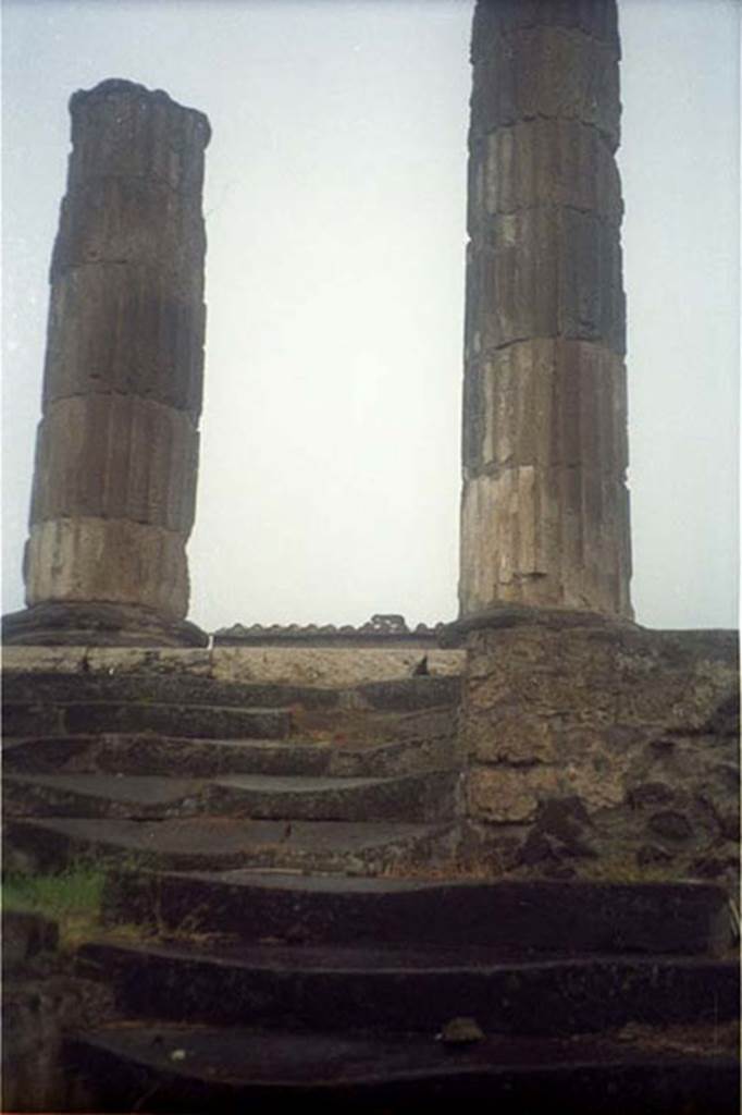 VII.8.1 Pompeii. July 2011. Temple of Jupiter, steps leading up the podium on east side. 
Photo courtesy of Rick Bauer.
