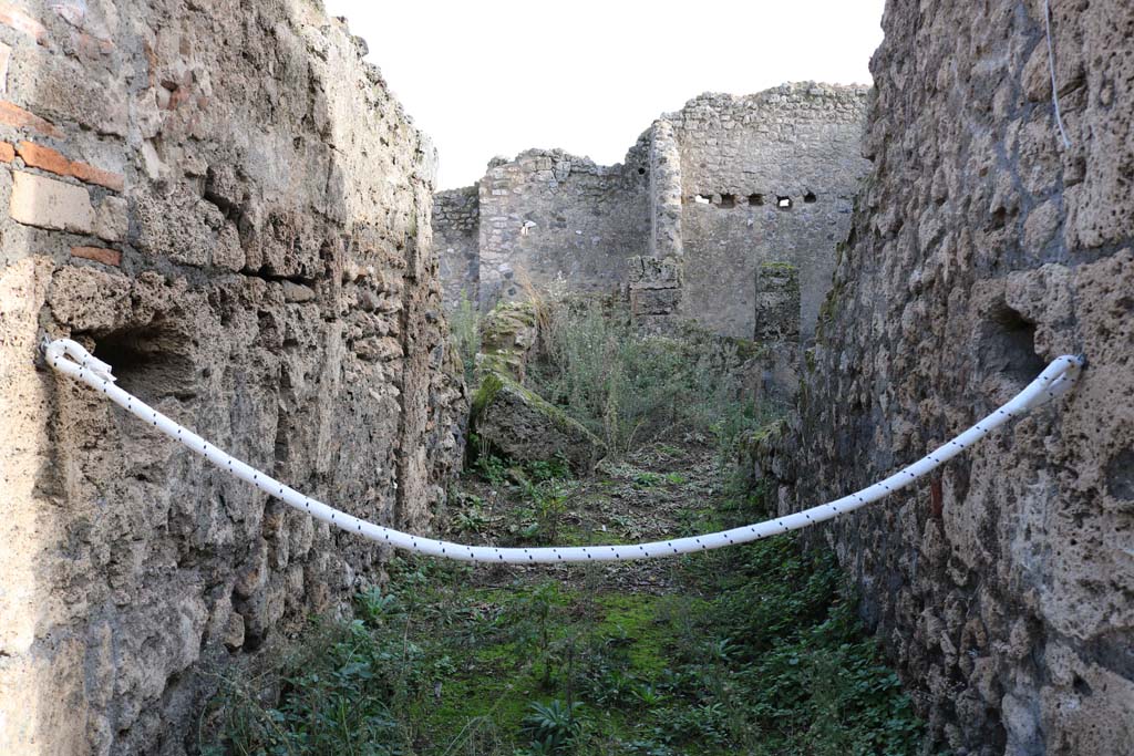 VII.11.2 Pompeii. December 2018. Entrance doorway, looking east. Photo courtesy of Aude Durand.