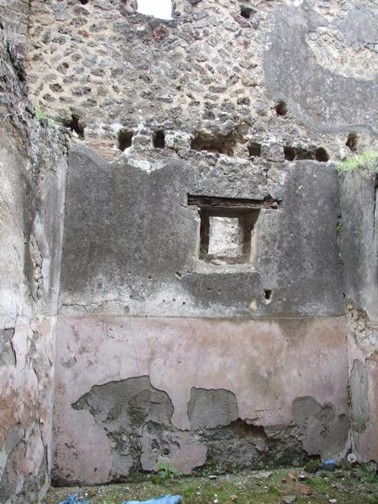 VII.11.14 Pompeii. March 2009. Room 12, east wall of  cubiculum with window onto Vicolo del Lupanare.