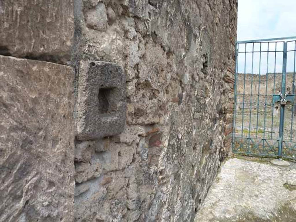 VII.13.4 Pompeii. May 2010. West side of entrance fauces.