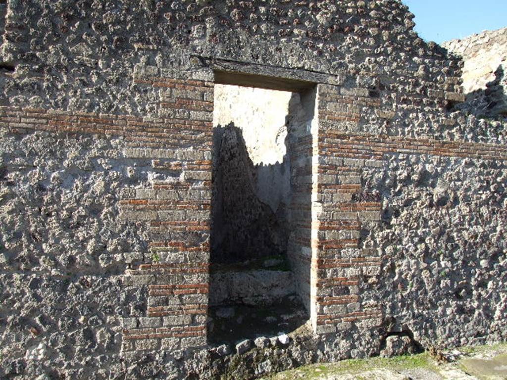 VII.14.16 Pompeii. December 2006. Entrance doorway.