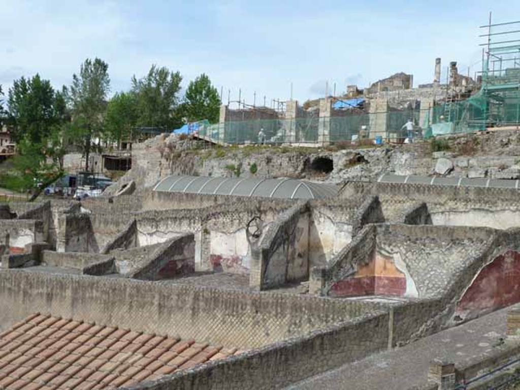 VII.16.13 Pompeii. May 2010. Restoration work in progress on the middle level at the rear of VII.16.13.