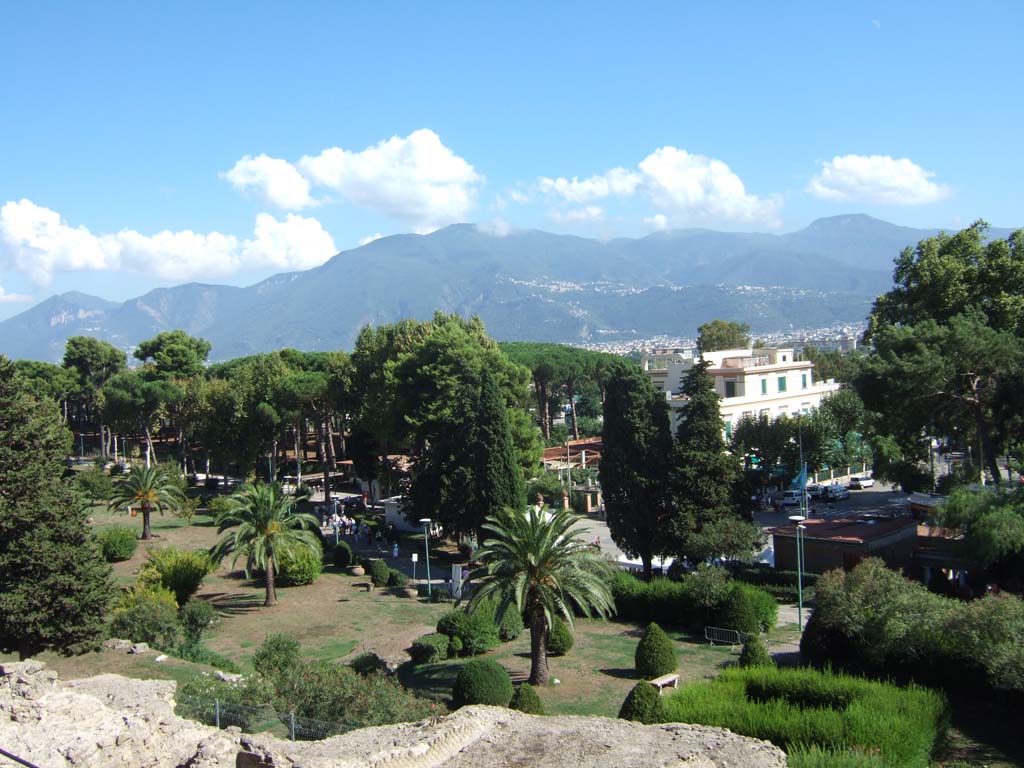 VIII.1.3 Pompeii. September 2005. Rear of Temple of Venus, looking south-east towards modern Pompeii.