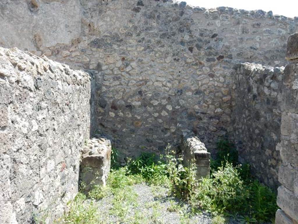 VIII.2.13 Pompeii. May 2018. Looking through doorway of central room on south side of garden area. Photo courtesy of Buzz Ferebee.
