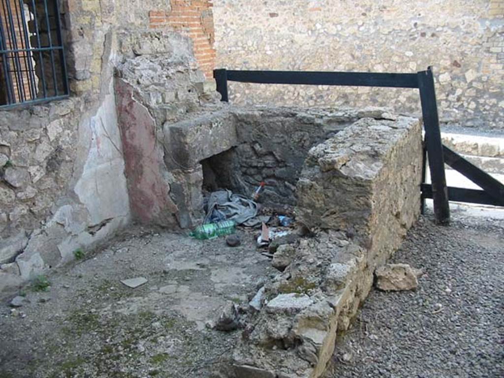 VIII.2.24 Pompeii. May 2003. Looking north from rear of counter. Photo courtesy of Nicolas Monteix.