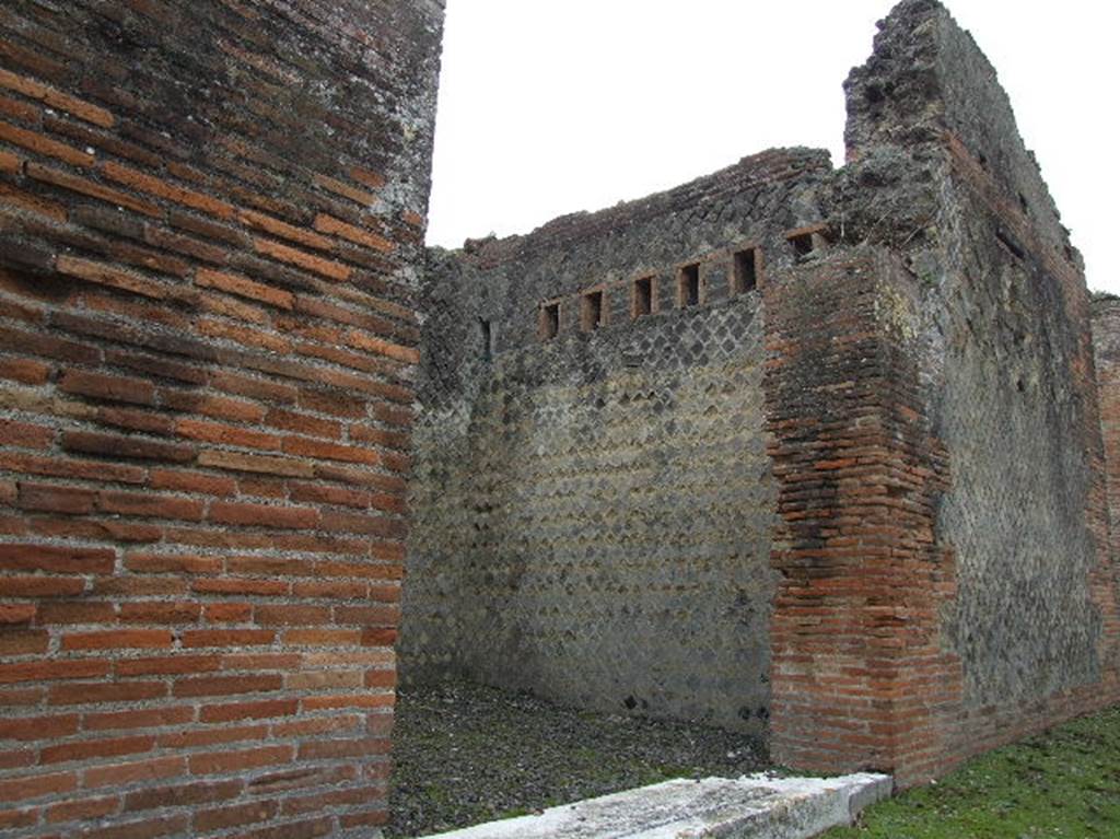 VIII.2.31 Pompeii. December 2005. West wall of shop.