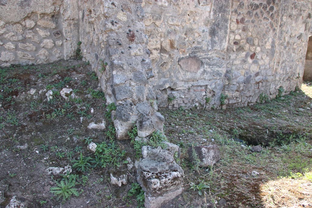 VIII.3.1 Pompeii. October 2023. Detail from podium/platform on south side. Photo courtesy of Klaus Heese.