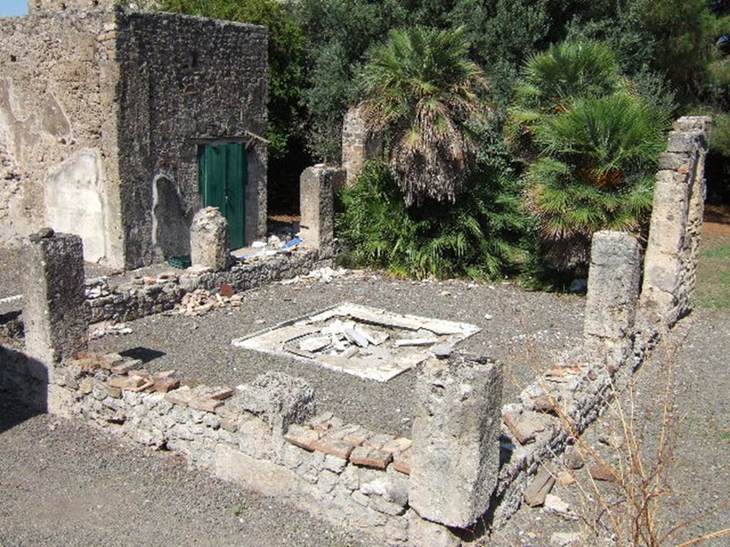 VIII.3.14 Pompeii. September 2005. Looking north-west across atrium.