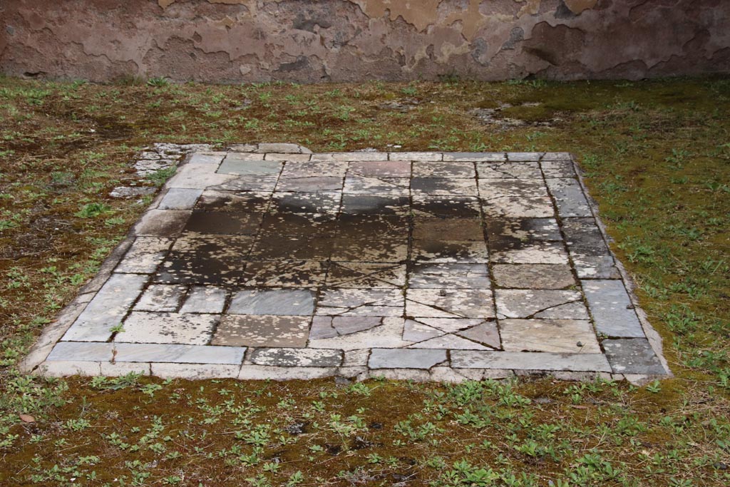 VIII.6.10 Pompeii. May 2024. Looking east across central emblema in triclinium ‘p’. Photo courtesy of Klaus Heese.

