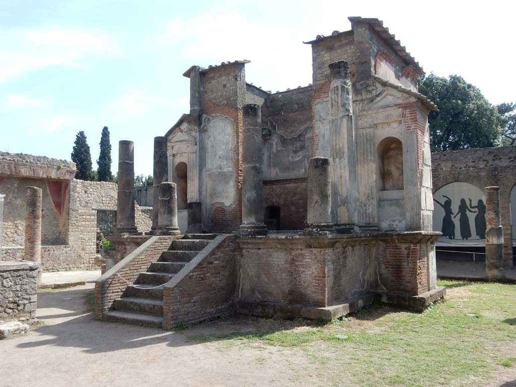 VIII.7.28 Pompeii. June 2019. Looking south-west across temple court from entrance. Photo courtesy of Buzz Ferebee.