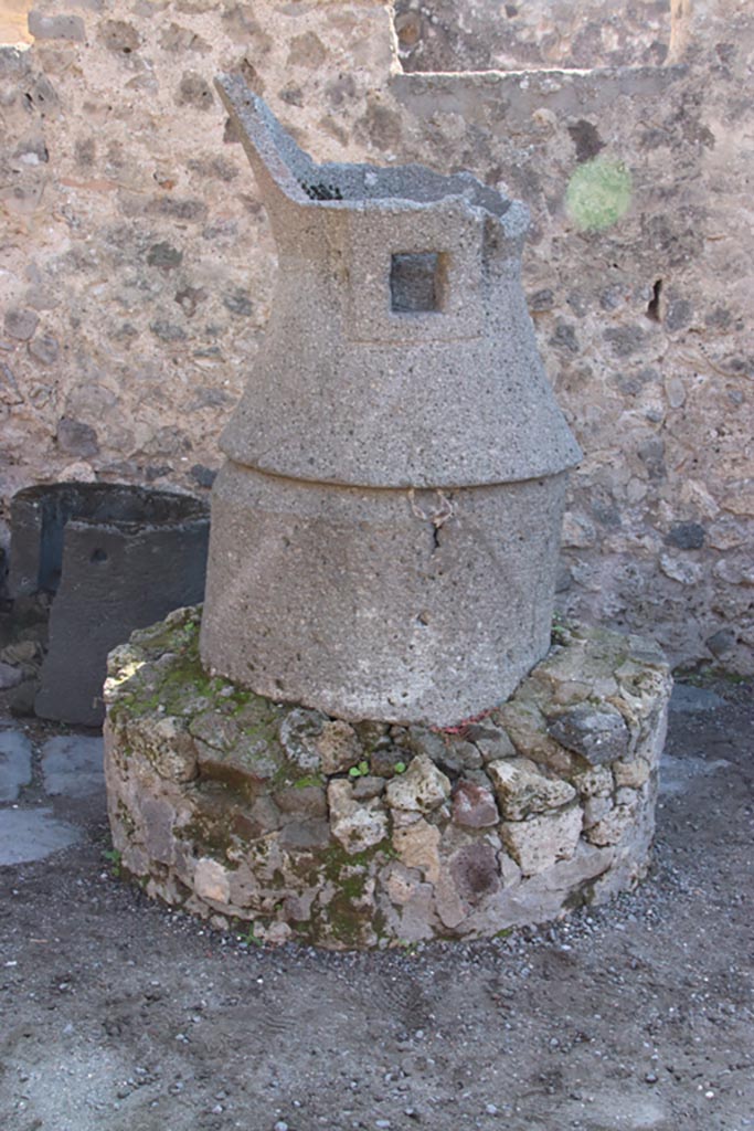 IX.1.3 Pompeii. October 2022. Detail of mill near south wall. Photo courtesy of Klaus Heese