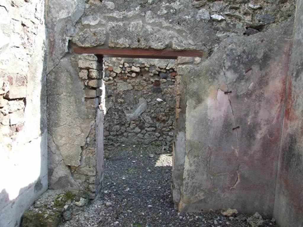 IX.2.18 Pompeii. March 2009.  Room 10.  Triclinium, South wall.