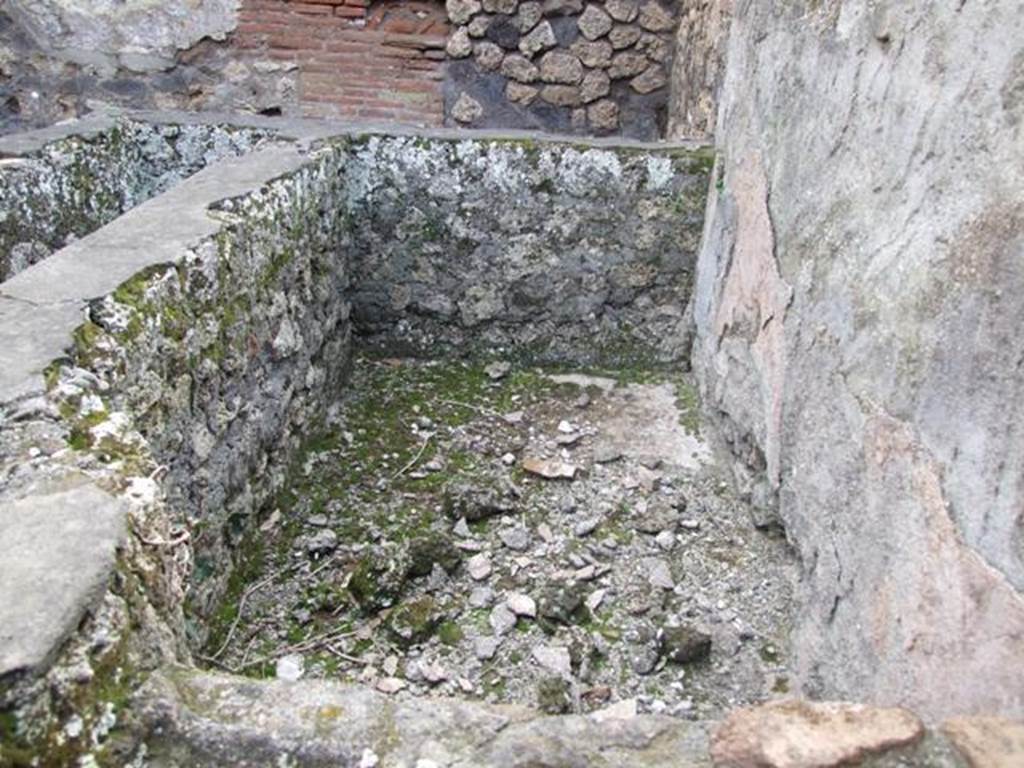 IX.2.24 Pompeii.  March 2009.   Water reservoir