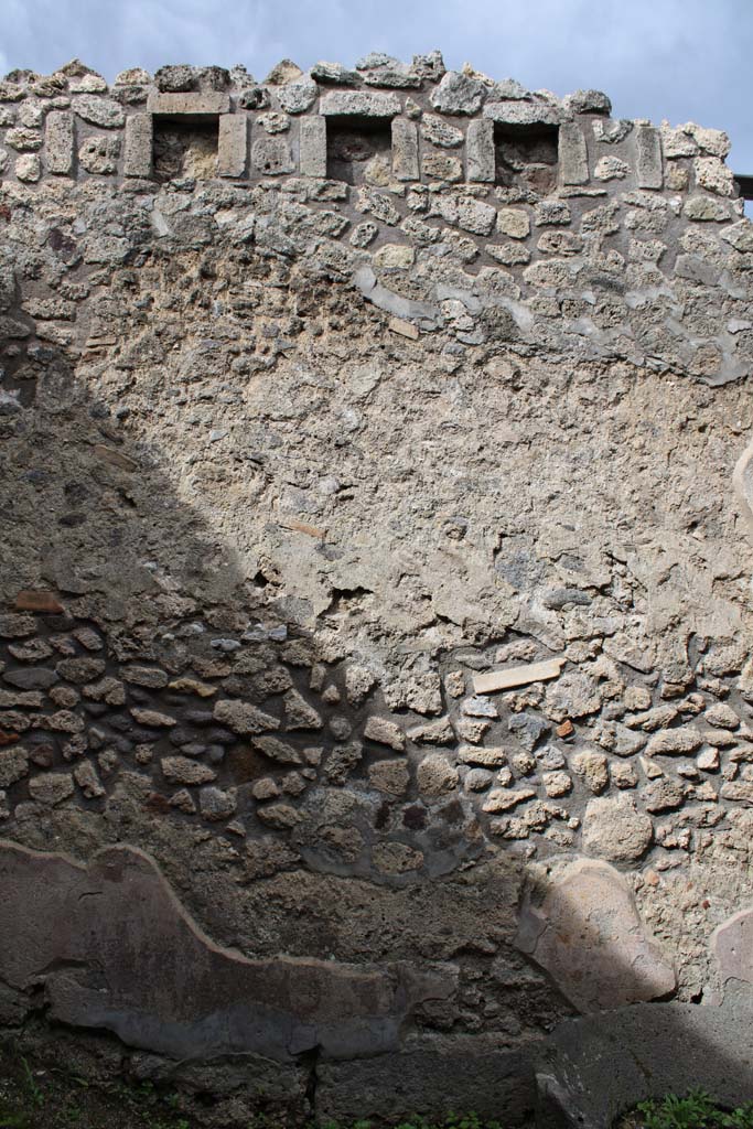 IX.5.4 Pompeii. March 2019. Room c, looking towards west wall.
Foto Christian Beck, ERC Grant 681269 DCOR.
