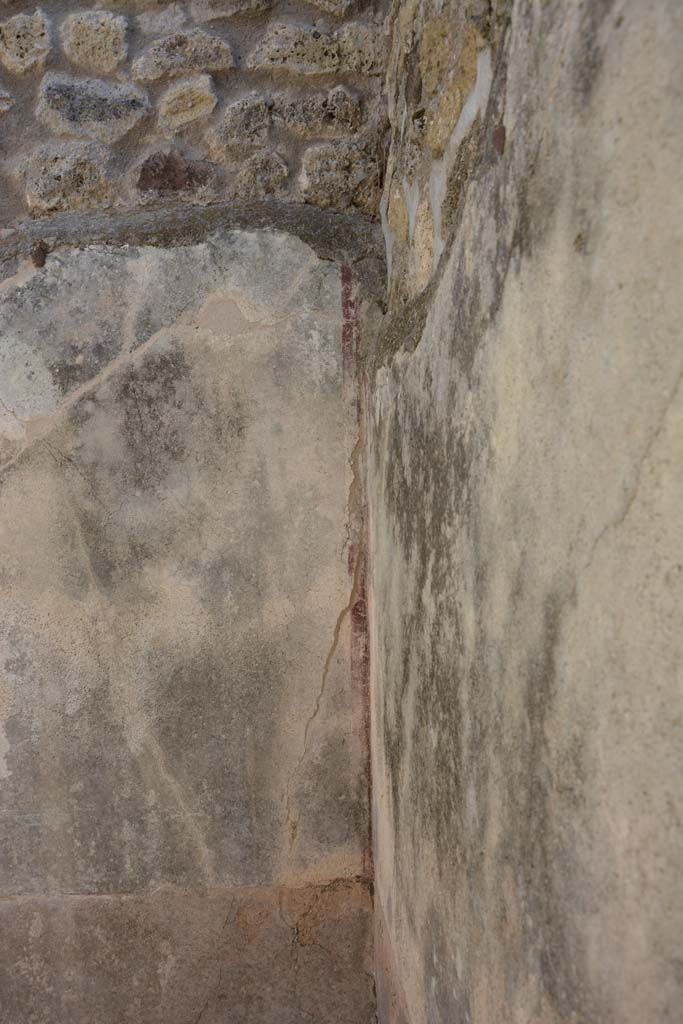 IX.5.6 Pompeii. May 2017. Room r, south-east corner.
Foto Christian Beck, ERC Grant 681269 DCOR.
