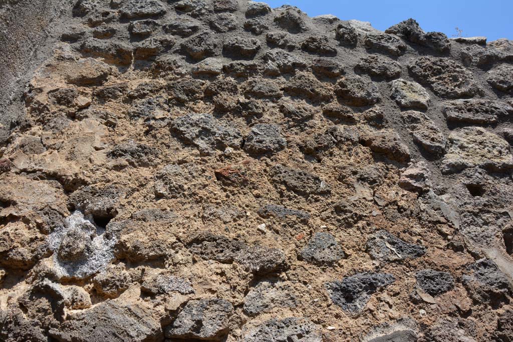 IX.5.6 Pompeii. May 2017. Room t, upper north wall at west end. 
Foto Christian Beck, ERC Grant 681269 DCOR.
